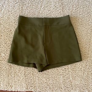 New never worn army green Alice and Olivia size 6